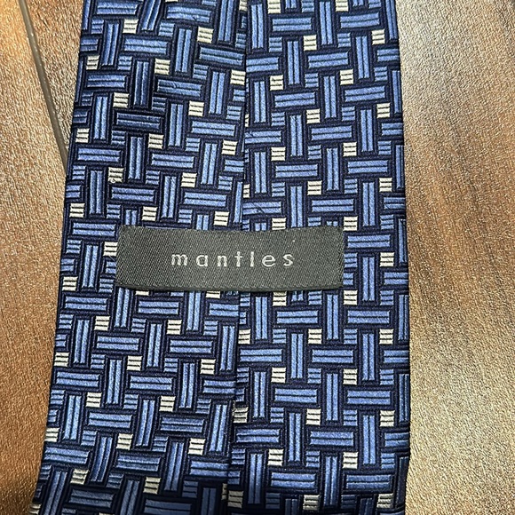 Blue Silk rectangular patterned necktie. - Picture 4 of 5